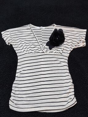 Style Tree Maternity Small top